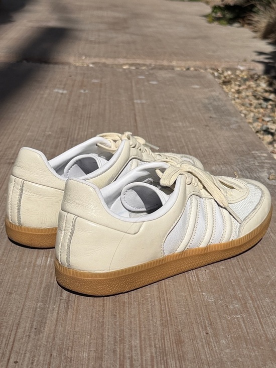 adidas Shoes - Adidas Women’s Cream Samba with Gum Sole Size 7.5